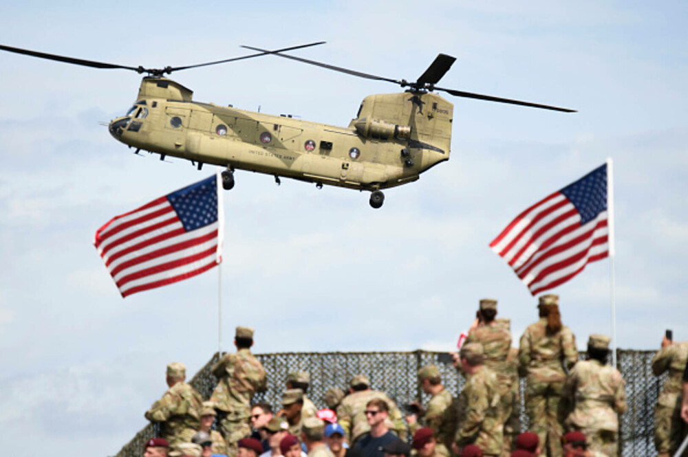 Donald Trump, discurs la Fort Bragg: Protestele din Los Angeles reprezintă un risc pentru securitatea naţională. FOTO & VIDEO - Imaginea 18