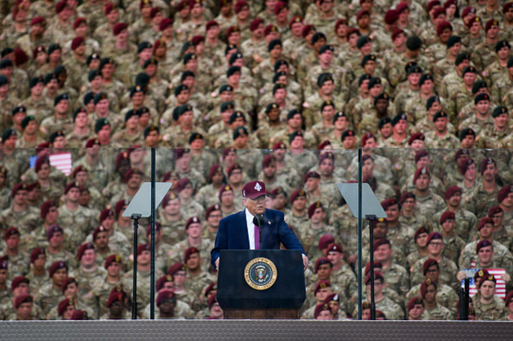 Donald Trump, discurs la Fort Bragg: Protestele din Los Angeles reprezintă un risc pentru securitatea naţională. FOTO & VIDEO - Imaginea 19