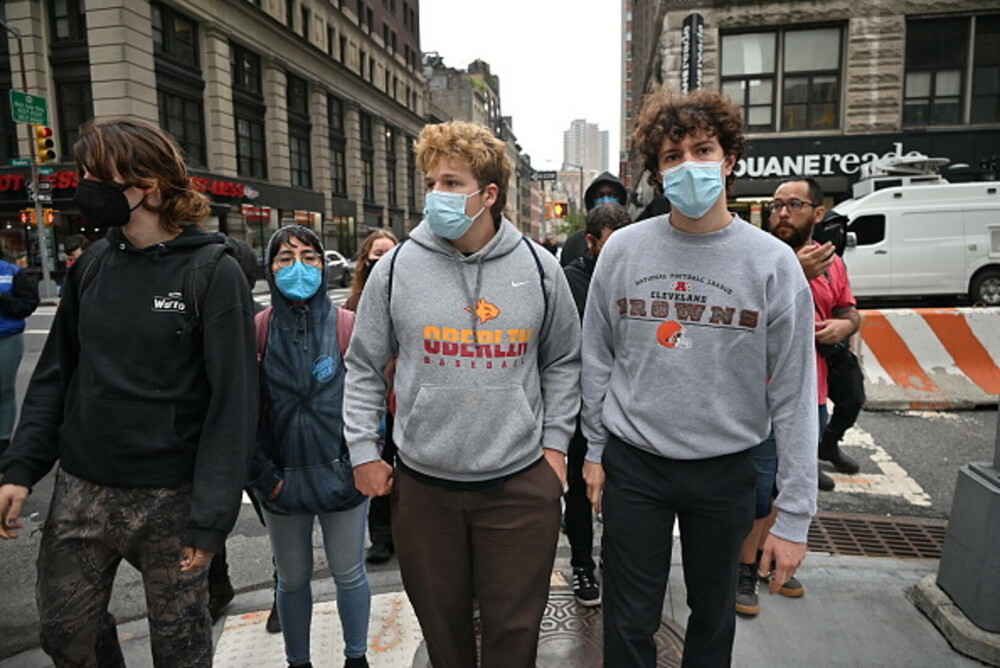 „Frica este prezentă în fiecare zi”. Manifestaţie la New York împotriva politicii migratorii a lui Donald Trump. FOTO & VIDEO - Imaginea 3