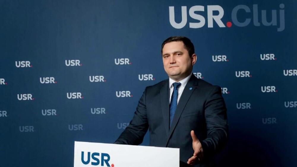 Vicepreşedintele USR Cluj a găsit un pachet cu droguri de mare risc sub maşina sa. Senatorul a sesizat procurorii DIICOT - Imaginea 4