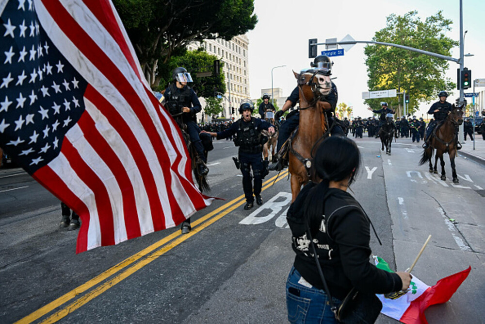 Protestele se extind în SUA. Trump vede o ”invazie străină” și trimite armata în Los Angeles: ”Sunt niște animale” - Imaginea 2