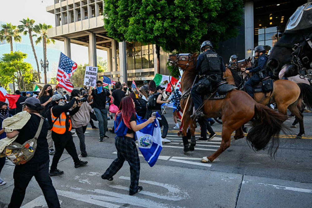 Protestele se extind în SUA. Trump vede o ”invazie străină” și trimite armata în Los Angeles: ”Sunt niște animale” - Imaginea 8
