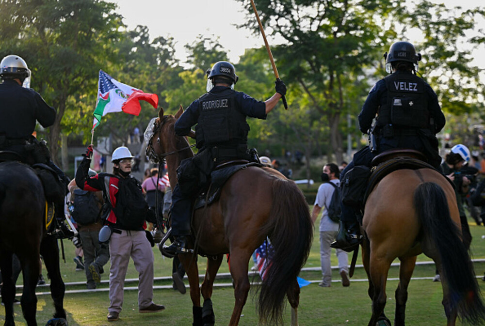Protestele se extind în SUA. Trump vede o ”invazie străină” și trimite armata în Los Angeles: ”Sunt niște animale” - Imaginea 11