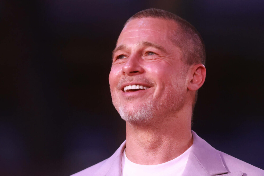 Brad Pitt a impresionat la premiera filmului „F1” cu noua tunsoare emblematică și un costum colorat. FOTO - Imaginea 20