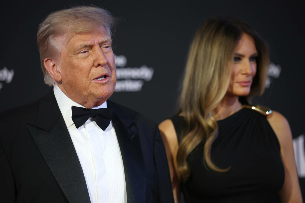 Donald și Melania Trump, huiduiți și aplaudați, în timp ce asistau la muzicalul Les Misérables. „Tot ce voiam”. FOTO&VIDEO - Imaginea 1