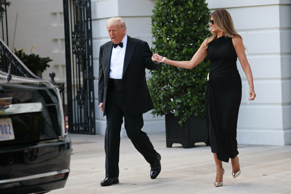 Donald și Melania Trump, huiduiți și aplaudați, în timp ce asistau la muzicalul Les Misérables. „Tot ce voiam”. FOTO&VIDEO - Imaginea 6
