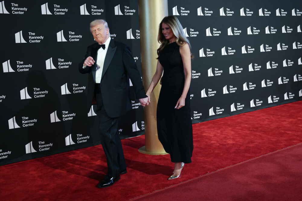 Donald și Melania Trump, huiduiți și aplaudați, în timp ce asistau la muzicalul Les Misérables. „Tot ce voiam”. FOTO&VIDEO - Imaginea 9
