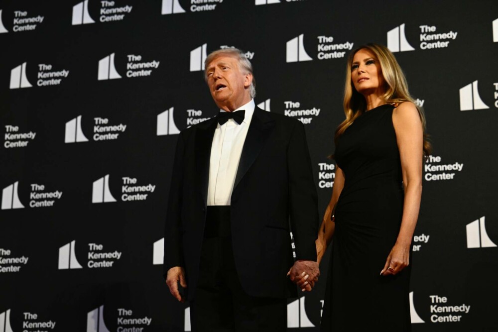 Donald și Melania Trump, huiduiți și aplaudați, în timp ce asistau la muzicalul Les Misérables. „Tot ce voiam”. FOTO&VIDEO - Imaginea 20