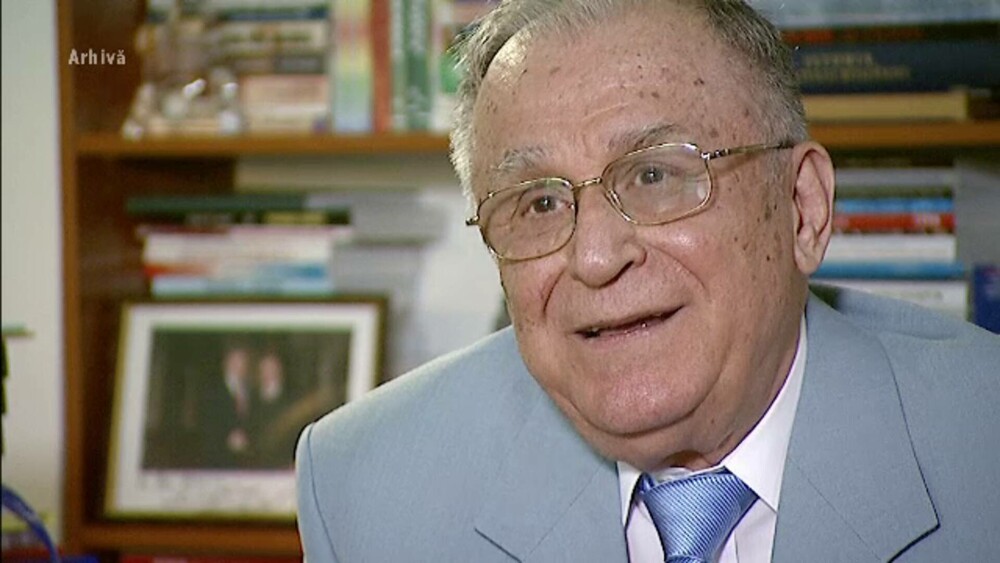 Viața lui Ion Iliescu în imagini. Momente cheie din cariera primului președinte al României postcomuniste | FOTO - Imaginea 26