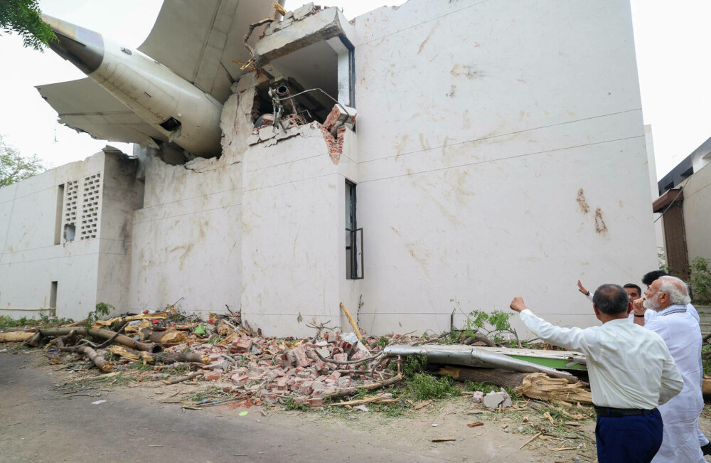 Căpitanul zborului tragic Air India a salvat 18 familii în ultimele sale clipe. Ce decizie crucială a luat înainte de impact - Imaginea 10