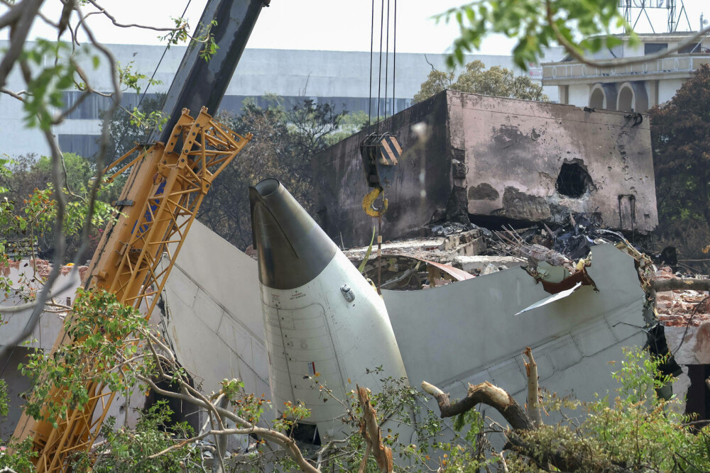 Căpitanul zborului tragic Air India a salvat 18 familii în ultimele sale clipe. Ce decizie crucială a luat înainte de impact - Imaginea 3