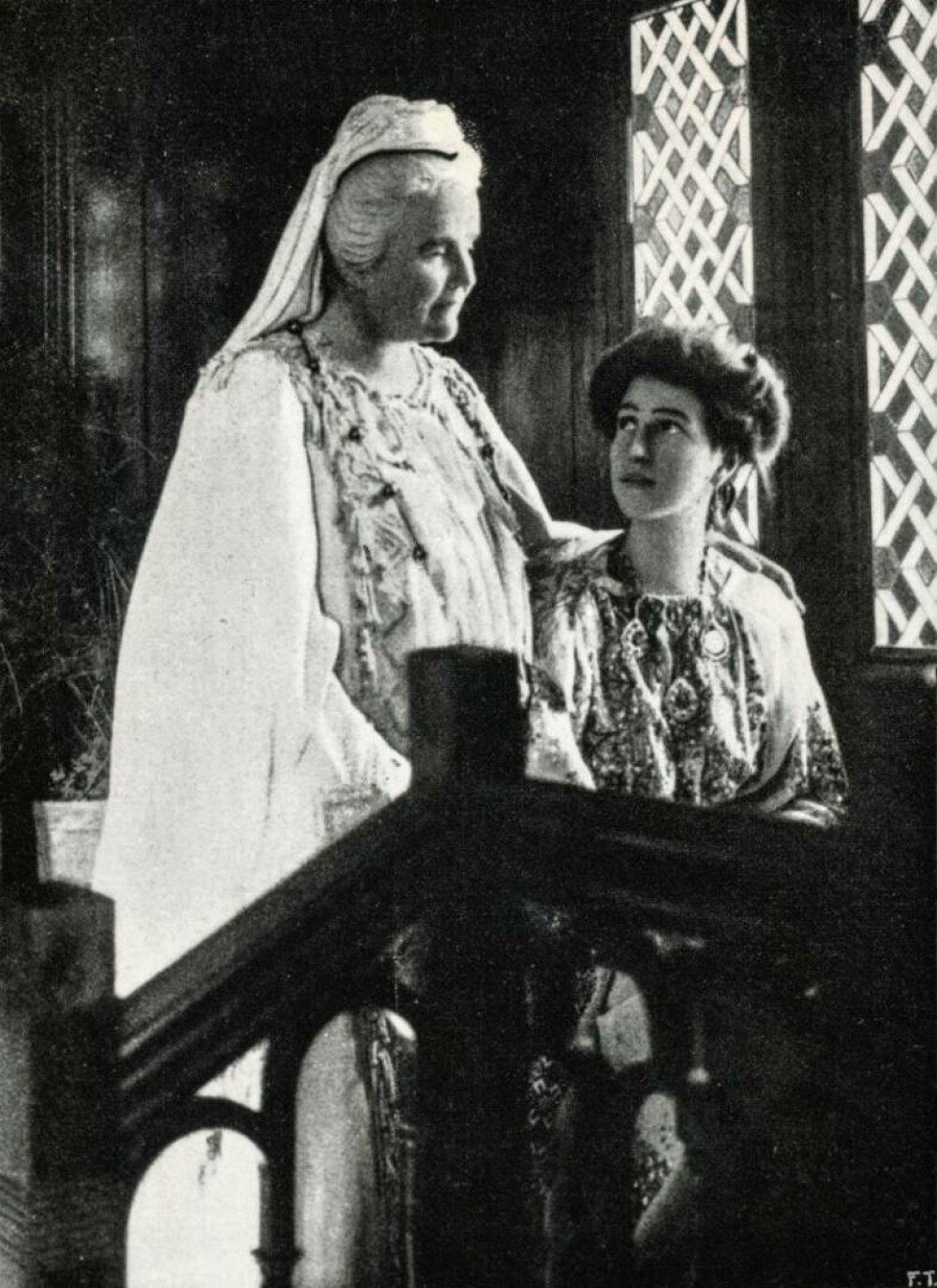 Regina Elisabeta a României: Viața, domnia și contribuțiile culturale - Imaginea 1