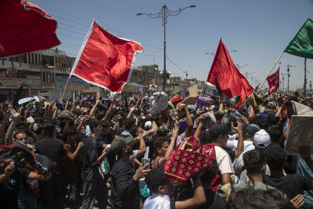 Mii de manifestanţi denunţă, la Bagdad şi Teheran, după rugăciunea de vineri, războiul între Israel şi Iran - Imaginea 5