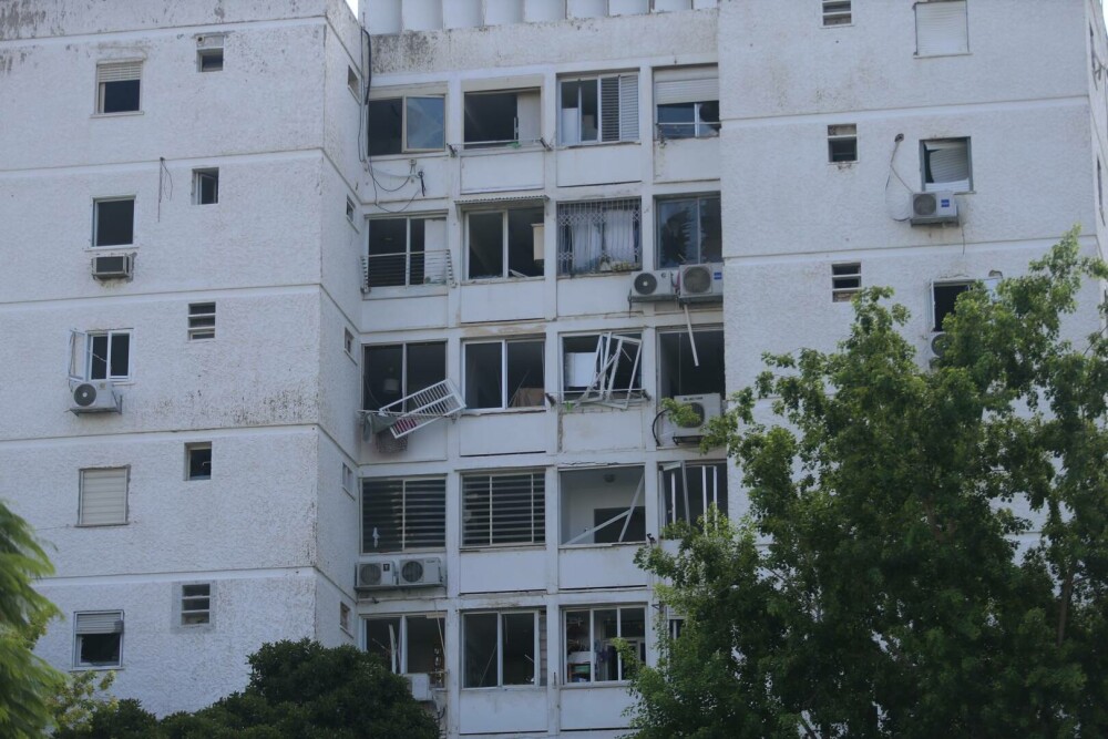 Armata israeliană anunță că Iranul a lansat primele rachete către Israel după atacurile SUA. 16 răniți raportați - Imaginea 3