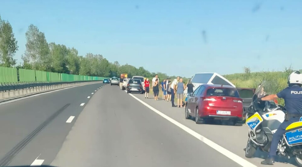 Un mort și 7 copii răniţi, după ce un autocar s-a răsturnat pe autostrada A2. A fost activat Planul Roşu de Intervenţie. FOTO - Imaginea 2
