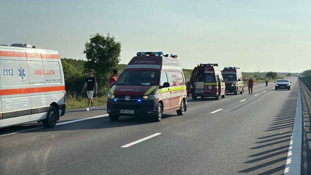 Un mort și 7 copii răniţi, după ce un autocar s-a răsturnat pe autostrada A2. A fost activat Planul Roşu de Intervenţie. FOTO - Imaginea 5