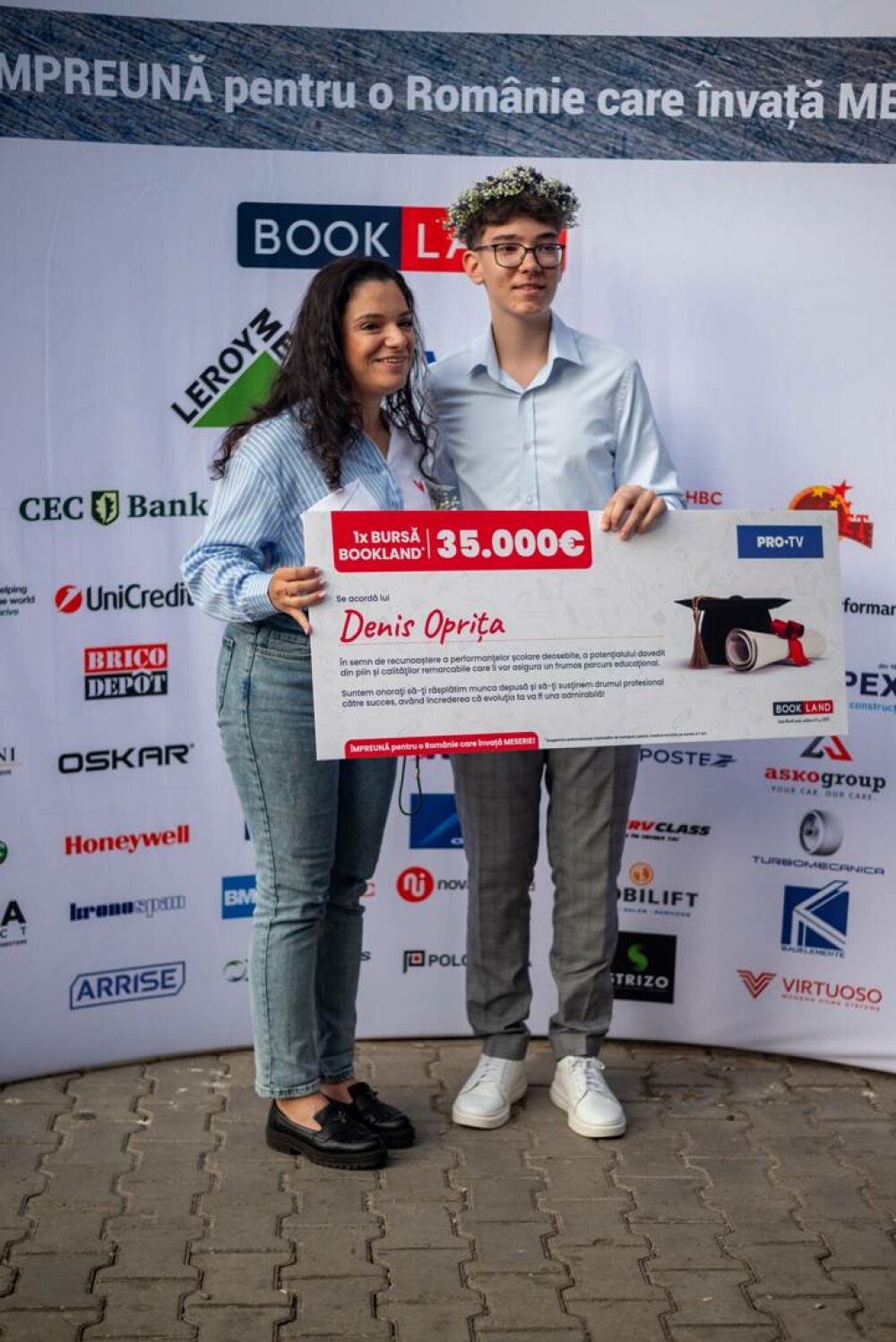 PRO TV sprijină excelența din sate izolate prin burse de 140.000 de euro oferite la Gala BookLand - Imaginea 37