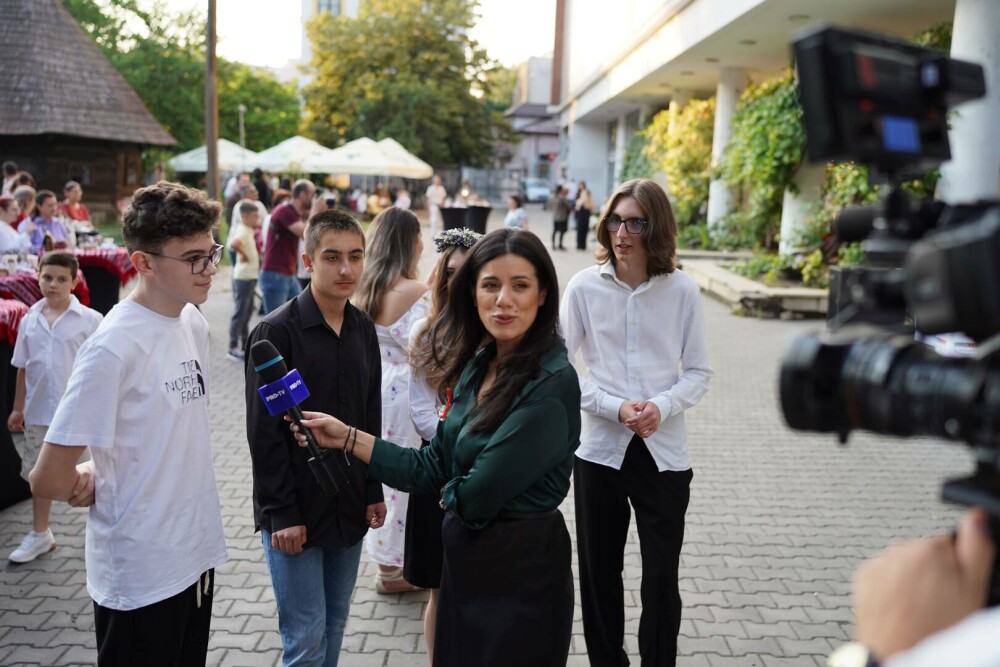 PRO TV sprijină excelența din sate izolate prin burse de 140.000 de euro oferite la Gala BookLand - Imaginea 12
