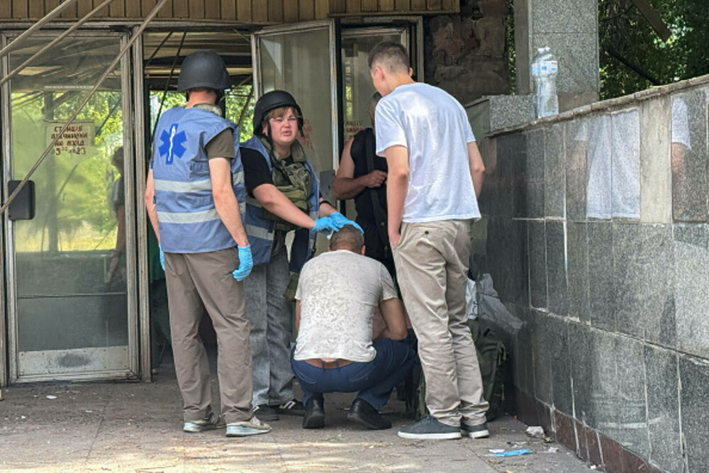 Cel puţin 17 morți şi 279 răniți într-un atac rusesc la Dnipro, care a provocat „distrugeri fără precedent”. FOTO & VIDEO - Imaginea 22