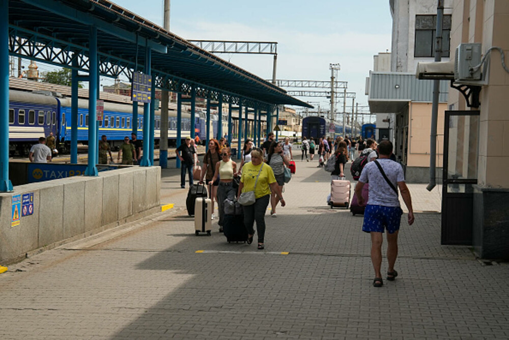 Cel puţin 17 morți şi 279 răniți într-un atac rusesc la Dnipro, care a provocat „distrugeri fără precedent”. FOTO & VIDEO - Imaginea 24