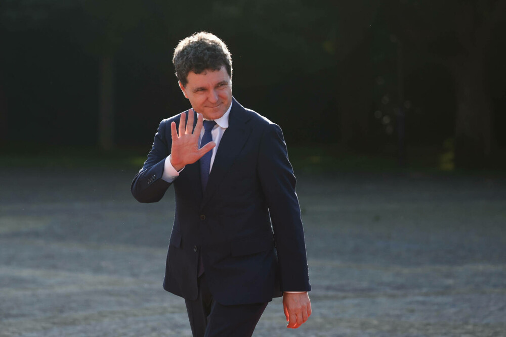 Imagini spectaculoase de la dineul regal al liderilor NATO. Ce au mâncat oamenii cu bugete de apărare de 1.400 mld. $ | FOTO - Imaginea 16