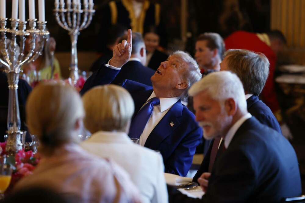 Imagini spectaculoase de la dineul regal al liderilor NATO. Ce au mâncat oamenii cu bugete de apărare de 1.400 mld. $ | FOTO - Imaginea 31