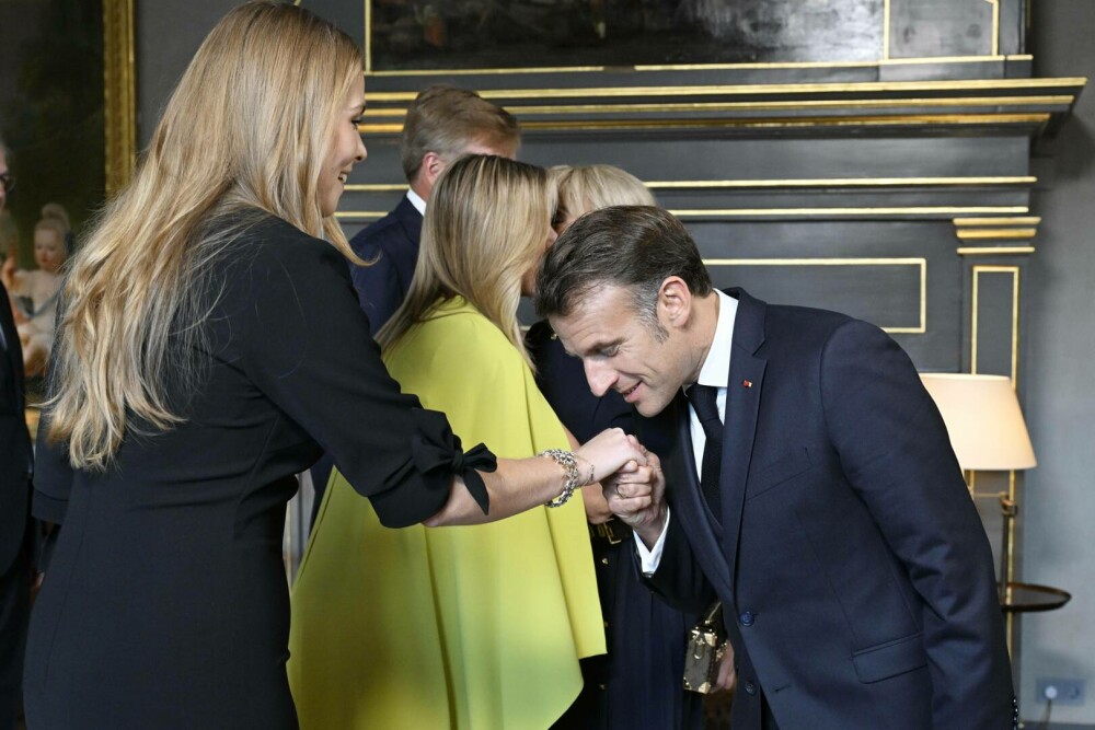 Imagini spectaculoase de la dineul regal al liderilor NATO. Ce au mâncat oamenii cu bugete de apărare de 1.400 mld. $ | FOTO - Imaginea 37
