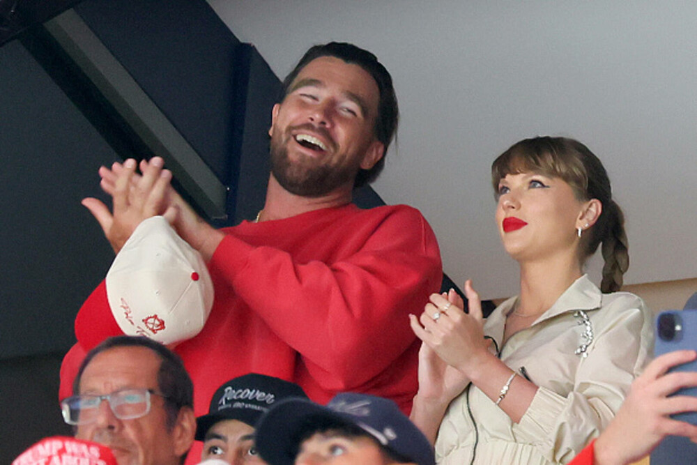 Taylor Swift şi Travis Kelce, pentru prima dată în calitate de cuplu pe covorul roşu. Cum au fost surprinși cei doi. VIDEO - Imaginea 31