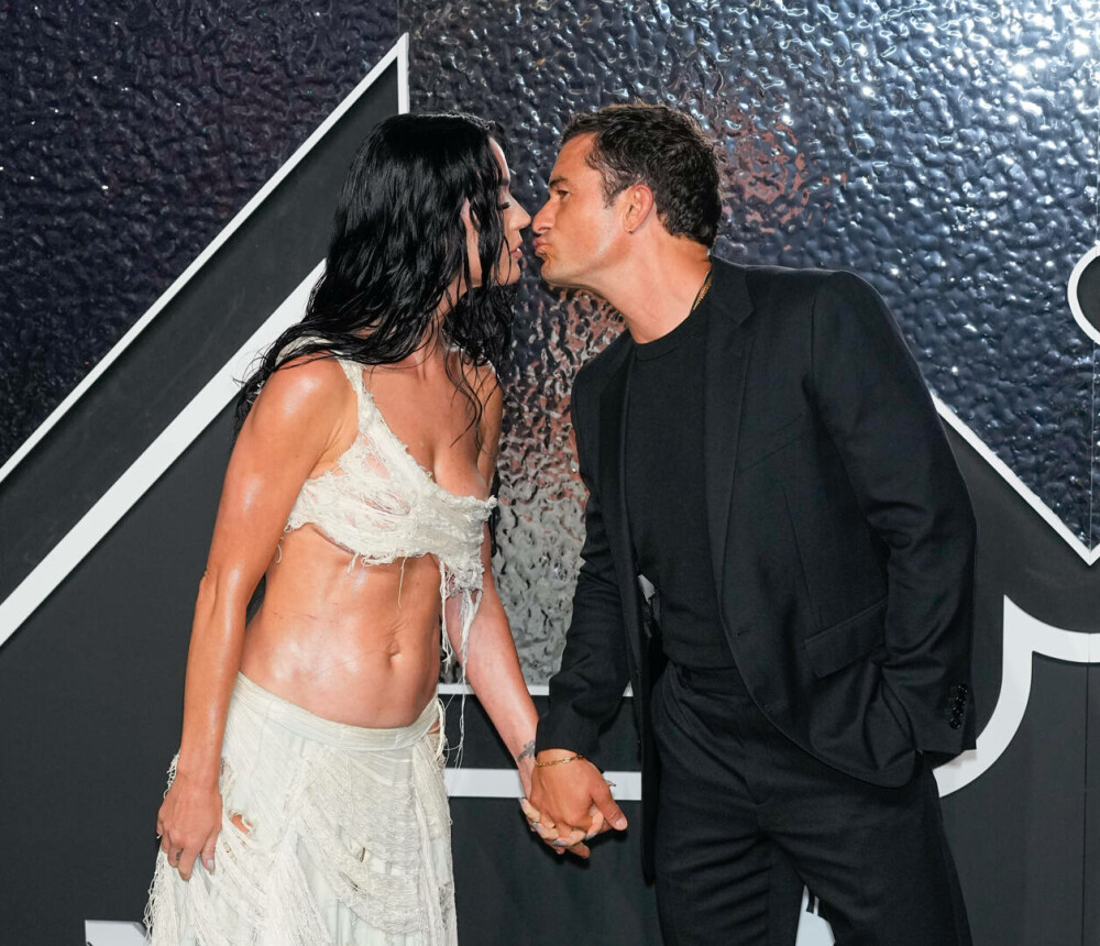 Katy Perry și Orlando Bloom s-ar fi despărțit după 10 ani de relație. De la ce ar fi pornit tensiunile dintre ei. FOTO - Imaginea 18