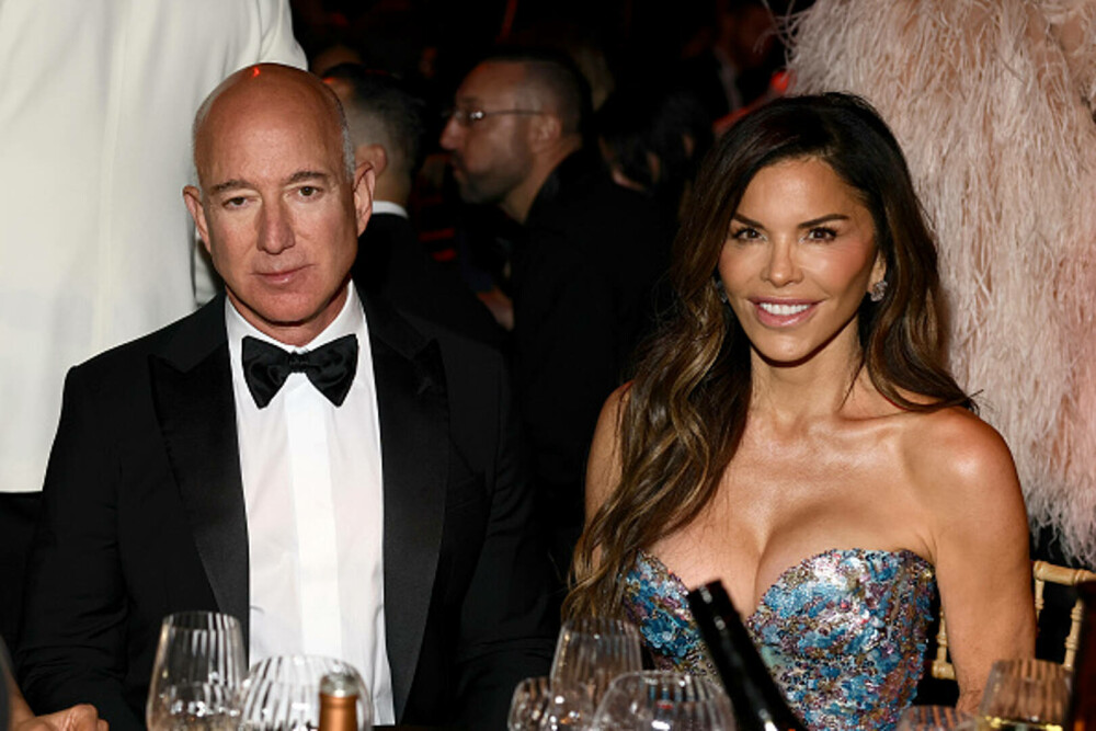 Una dintre cele 27 de rochii de designer ale lui Lauren Sanchez ar fi fost furată din hotel imediat după nunta cu Jeff Bezos - Imaginea 33