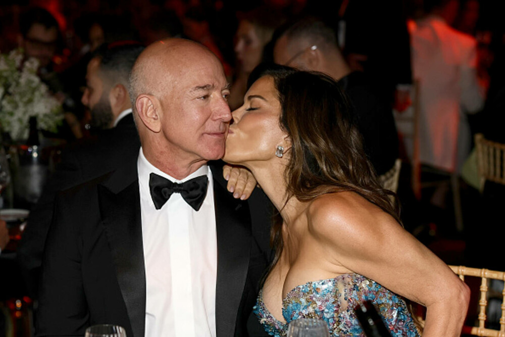 Una dintre cele 27 de rochii de designer ale lui Lauren Sanchez ar fi fost furată din hotel imediat după nunta cu Jeff Bezos - Imaginea 32