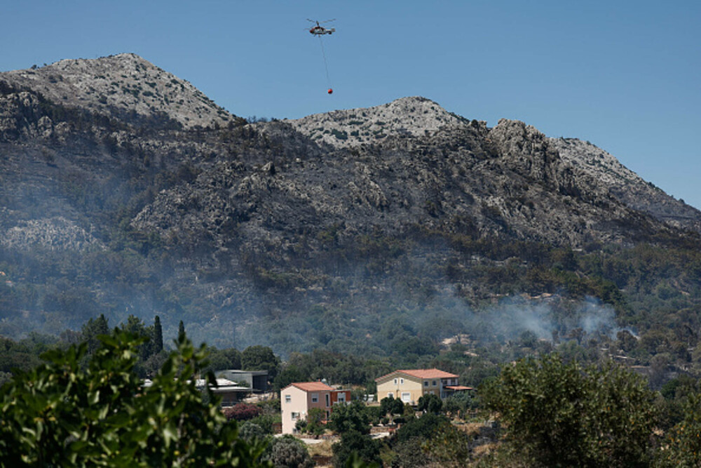 Incendii violente de vegetație devastează sudul Atenei. Riscul de izbucnire a noi focare rămâne ridicat. GALERIE FOTO - Imaginea 9