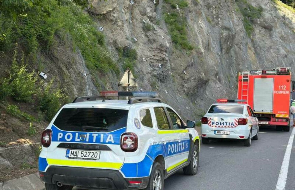O femeie a decedat în accidentul teribil de pe DN 15, iar o altă victimă a fost preluată de elicopterul SMURD. FOTO - Imaginea 4