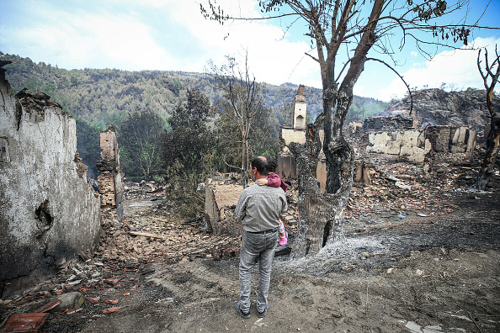 Peste 50.000 de persoane au fost evacuate în urma incendiilor de pădure din Turcia. GALERIE FOTO & VIDEO - Imaginea 3