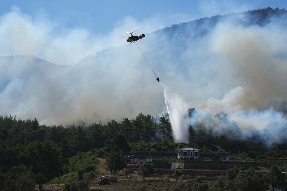 Peste 50.000 de persoane au fost evacuate în urma incendiilor de pădure din Turcia. GALERIE FOTO & VIDEO - Imaginea 17