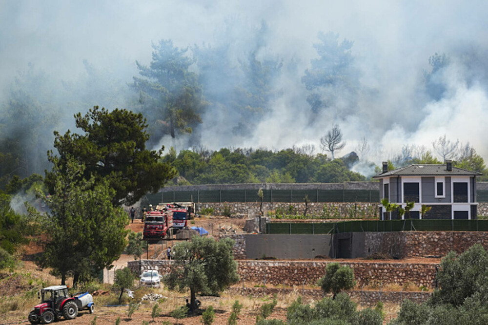 Peste 50.000 de persoane au fost evacuate în urma incendiilor de pădure din Turcia. GALERIE FOTO & VIDEO - Imaginea 24
