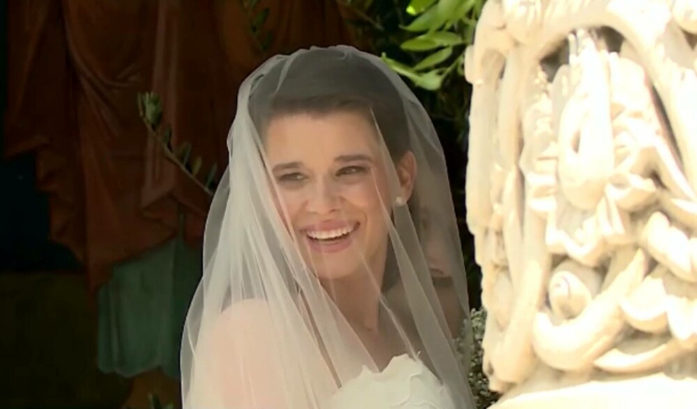 Imagini de la nunta fiicei lui Gică Hagi. Kira și Thomas Ferfelis au avut 1.000 de invitați în localul din Cernica. VIDEO - Imaginea 1