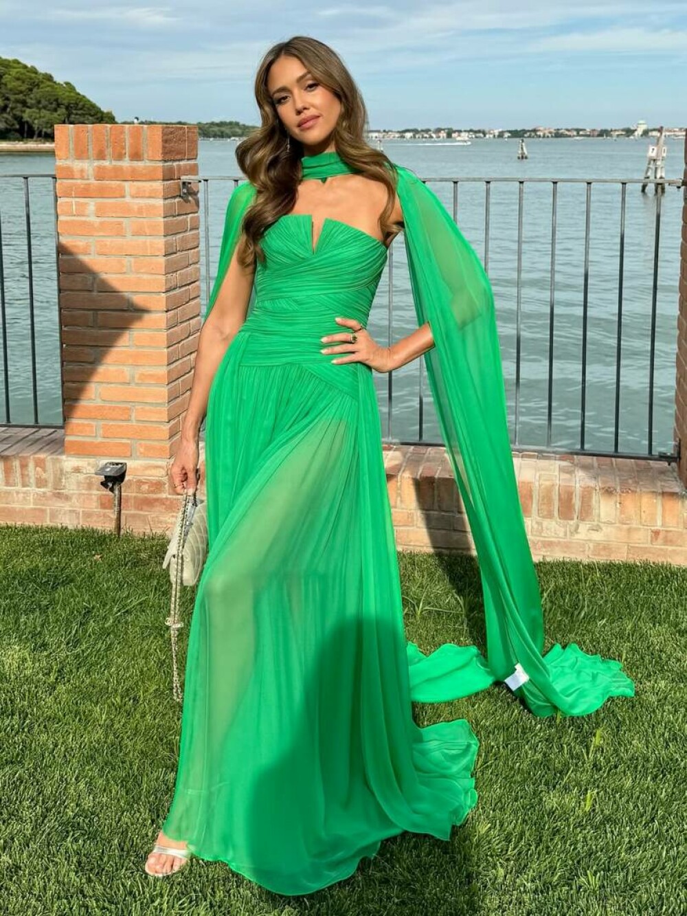 Jessica Alba și fiica ei cea mare au atras toate privirile la Wimbledon. Honor este copia fidelă a mamei sale. GALERIE FOTO - Imaginea 11