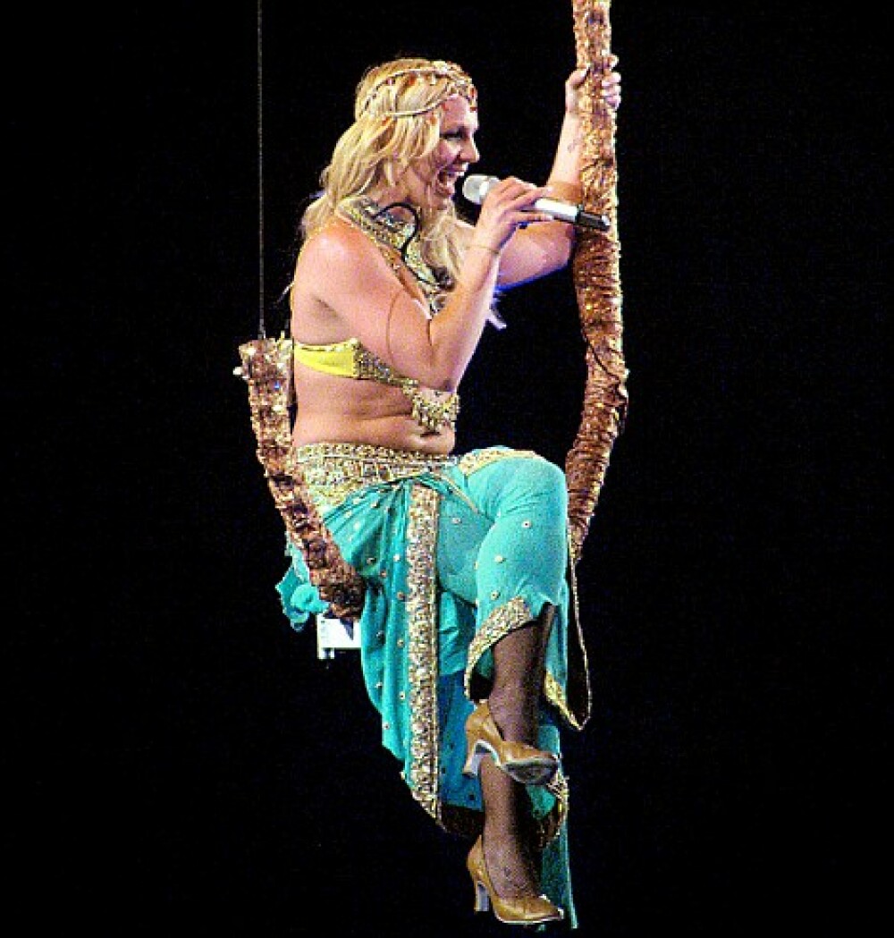 Britney Spears si o silueta departe de a fi trasa prin inel! - Imaginea 1