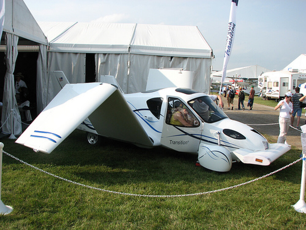 Fa o tura virtuala cu prima masina zburatoare din lume! - Imaginea 1