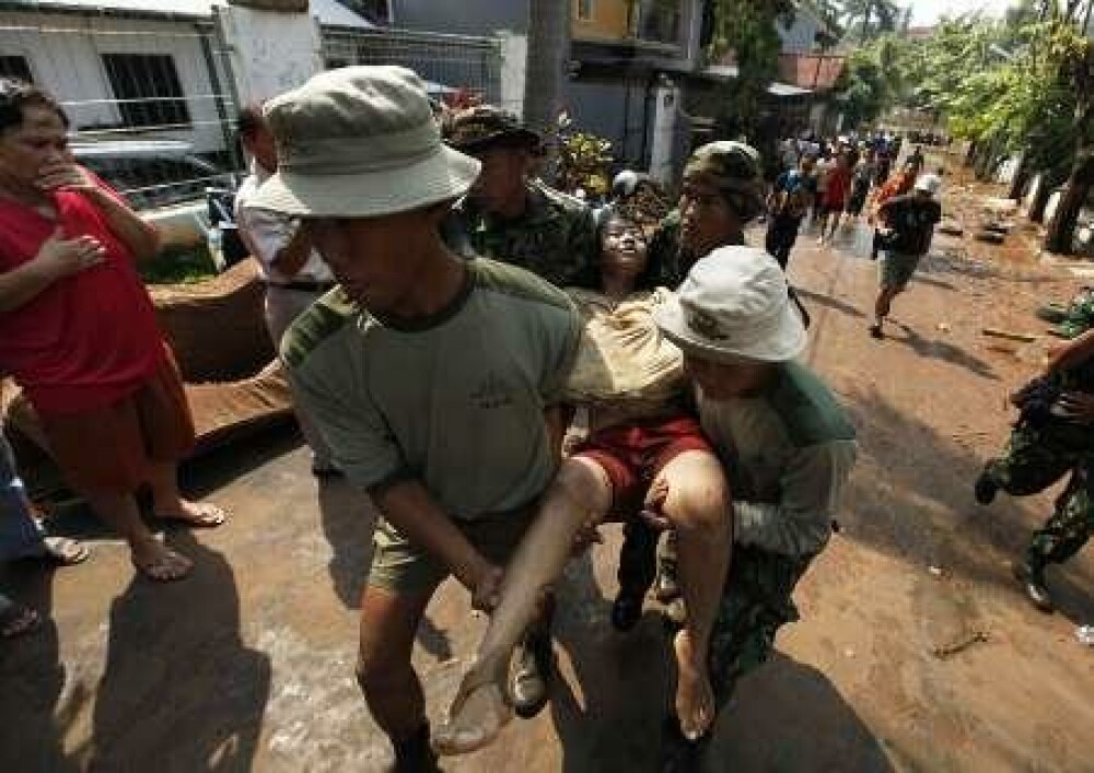 Inundatii devastatoare in Indonezia! Vezi aici imagini incredibile! - Imaginea 7