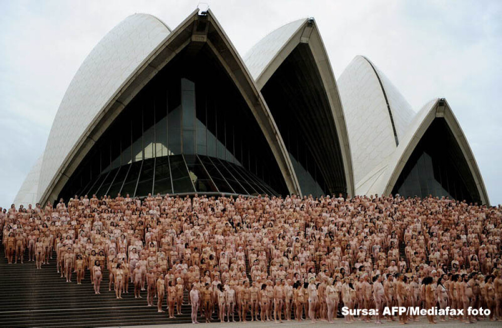 Peste 5000 de trupuri goale, pe treptele Operei din Sydney! VIDEO - Imaginea 1