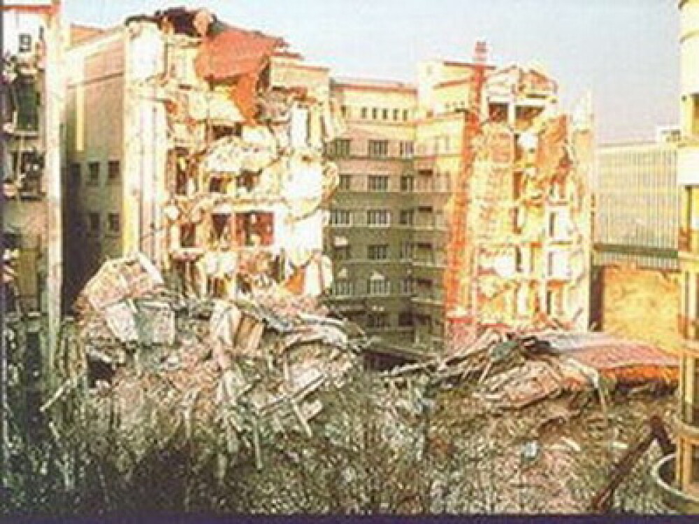 Se împlinesc 47 de ani de la cutremurul din 1977. Peste 1.500 de oameni au murit | GALERIE FOTO - Imaginea 14