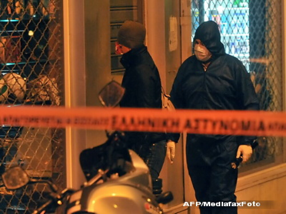 Atac terorist la Atena! Un adolescent decedat si doi grav raniti - Imaginea 2