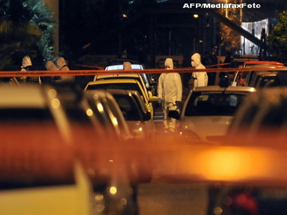 Atac terorist la Atena! Un adolescent decedat si doi grav raniti - Imaginea 4