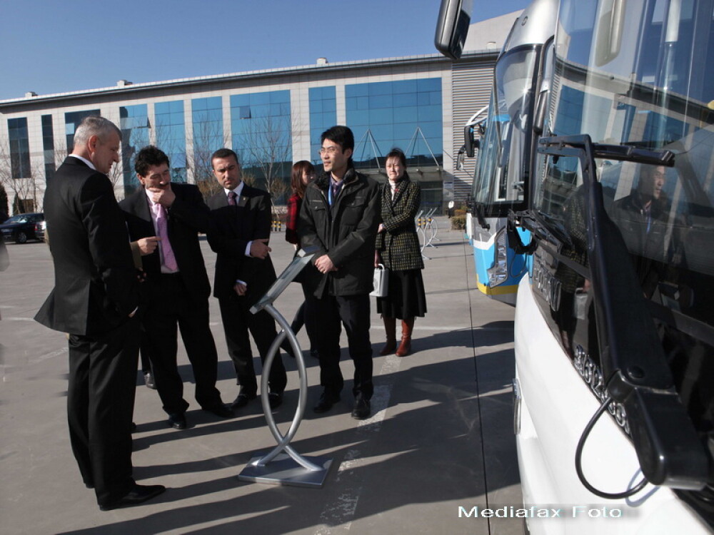 Sorin Oprescu vrea in Bucuresti autobuze tip hibrid din China. FOTO - Imaginea 3