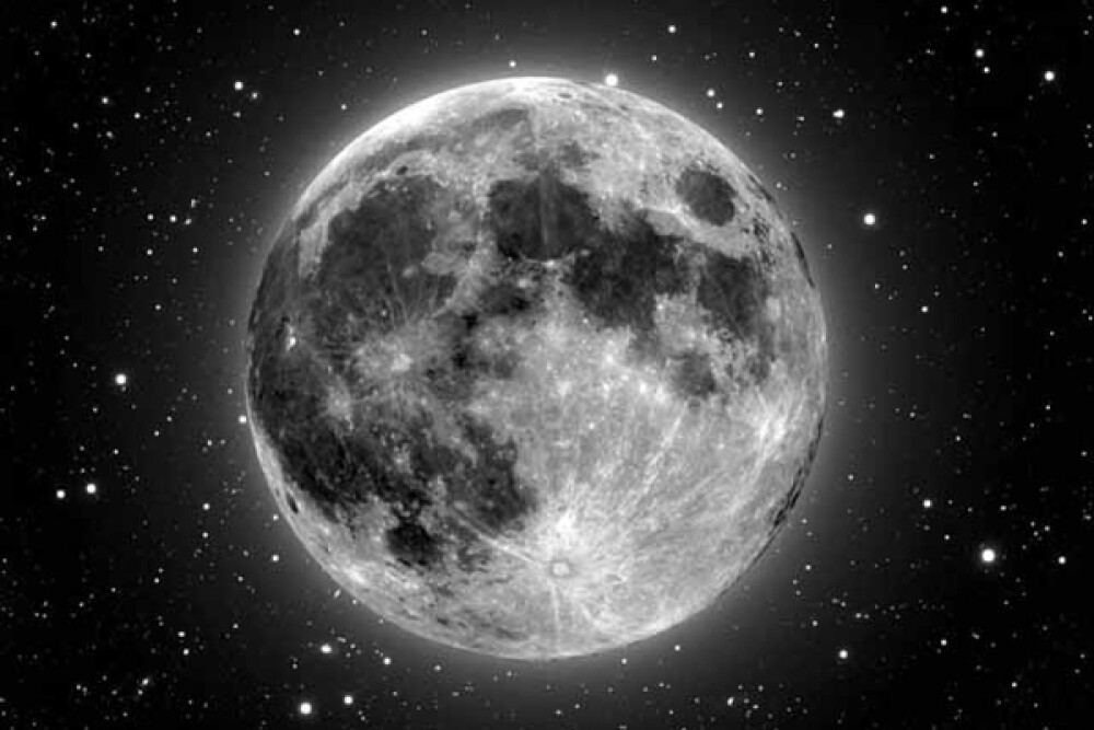 Super-luna in imagini. Cele mai spectaculoase fotografii realizate in momentul de apropiere maxima - Imaginea 1