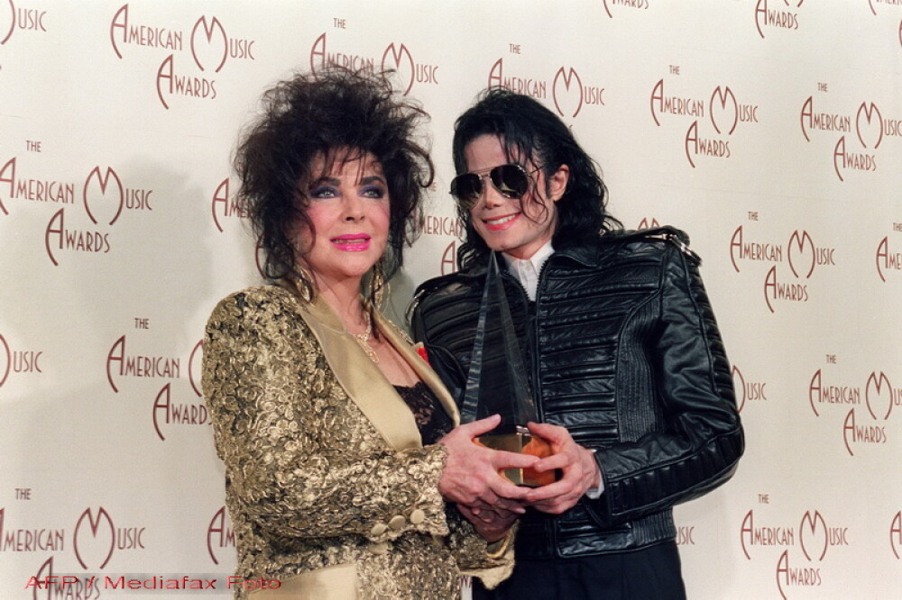 Elizabeth Taylor isi dorea sa fie inmormantata langa Michael Jackson - Imaginea 5