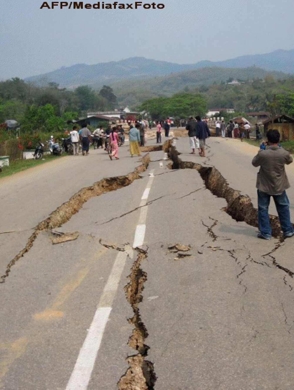 FOTO. Primele imagini ale dezastrului provocat de cutremurul din Myanmar - Imaginea 3