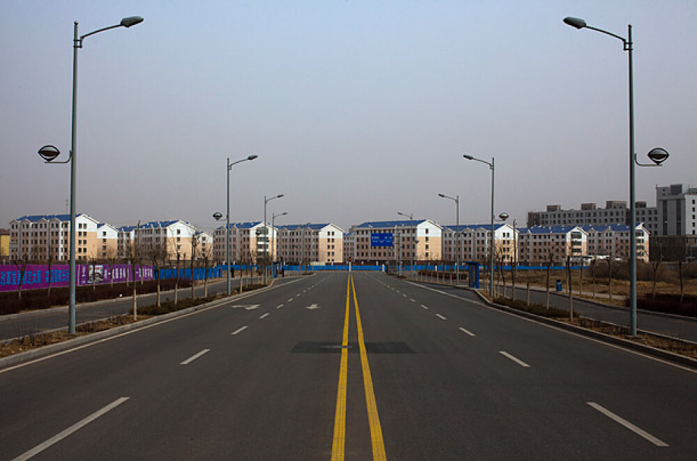 Autostrazi care duc spre nicaieri. Orasele fantoma din China. VIDEO si FOTO - Imaginea 4